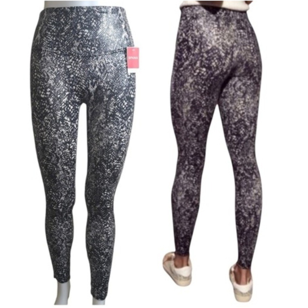 SPANX Faux Leather Grey Snake Shine Leggings Size Small Yoga Exercise 20324R